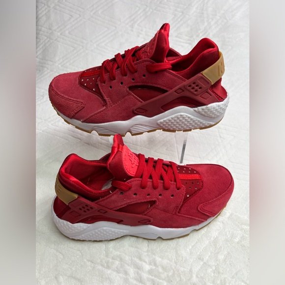 41: Nike Womens Air Huarache Run SD Gym Red/ Gym Red- Speed Red Size: 6 - Picture 2 of 9